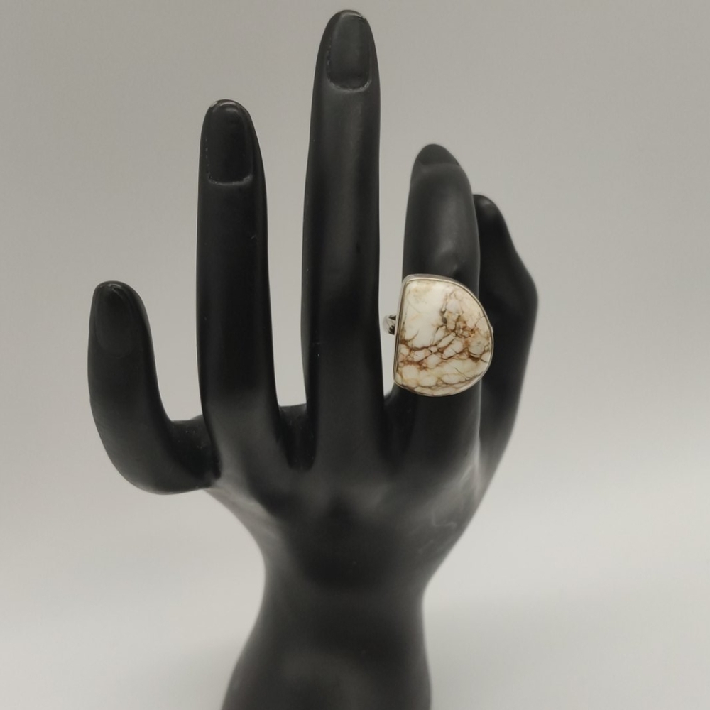 Wild Horse Magnesite Silver Ring 💍
